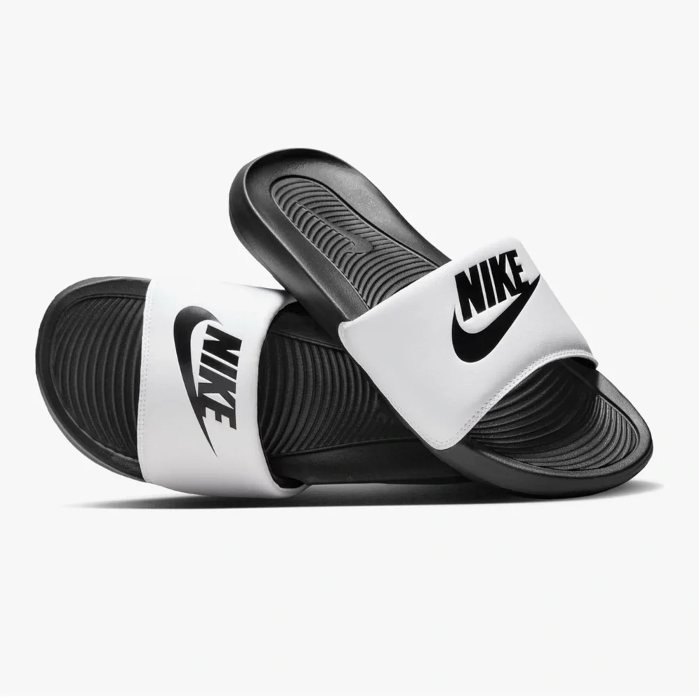 Nike Black and White Men's Sandals